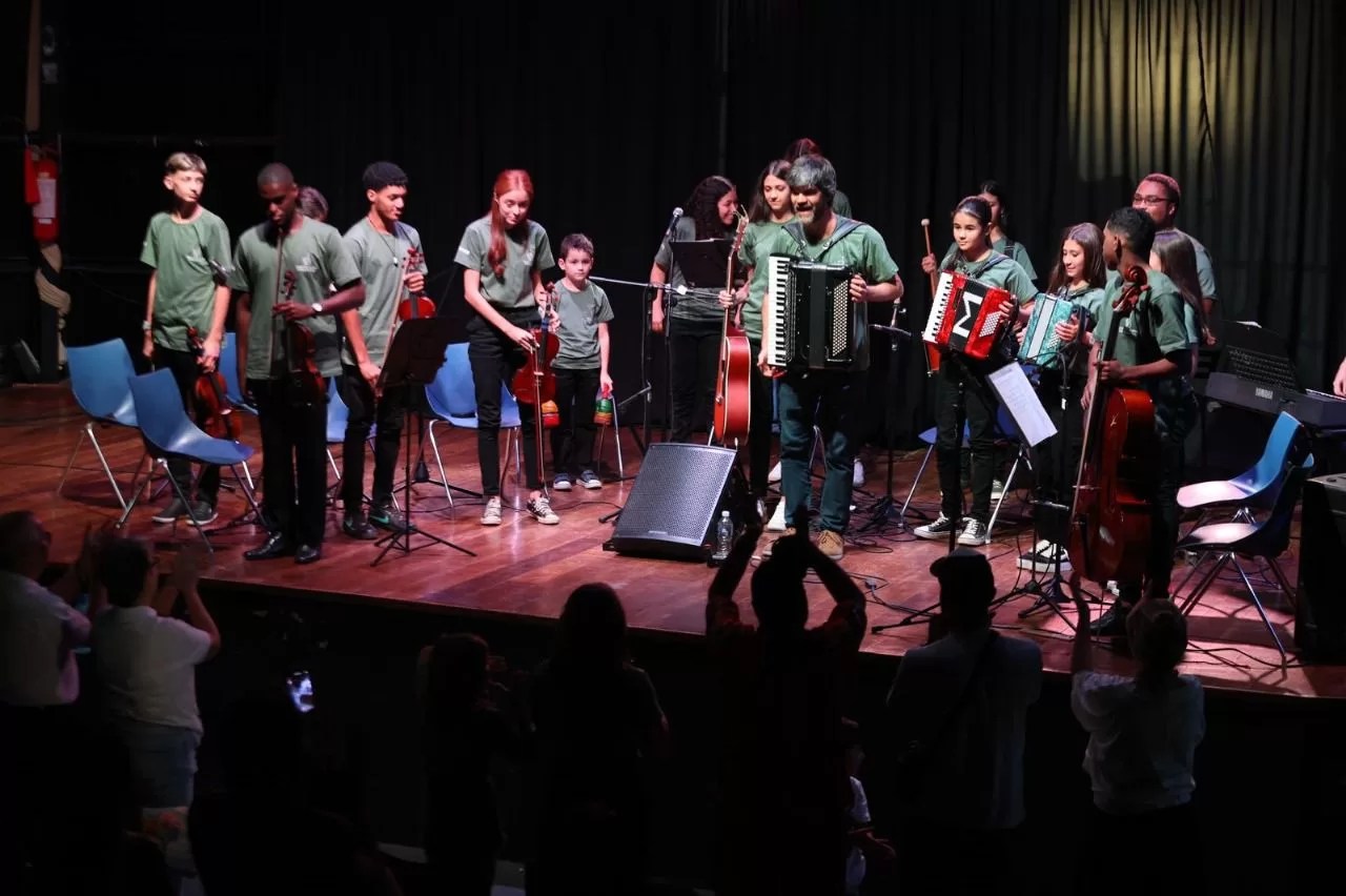 Coro e Orquestra Caipira do Instituto Caminho da Roça apresentam concerto natalino em Itaipava