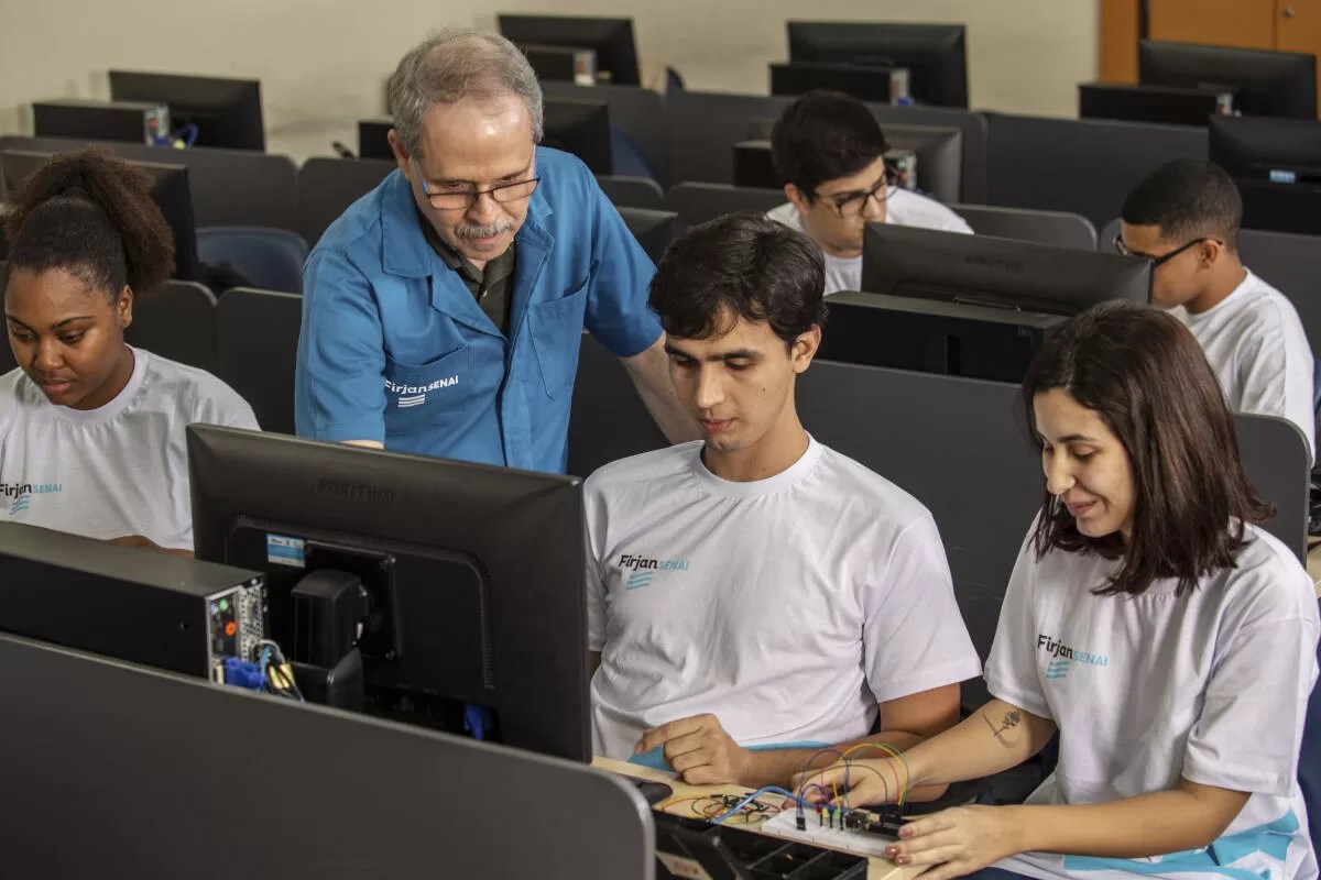 Firjan SENAI oferece 75 vagas em cursos gratuitos de qualificação profissional em Petrópolis