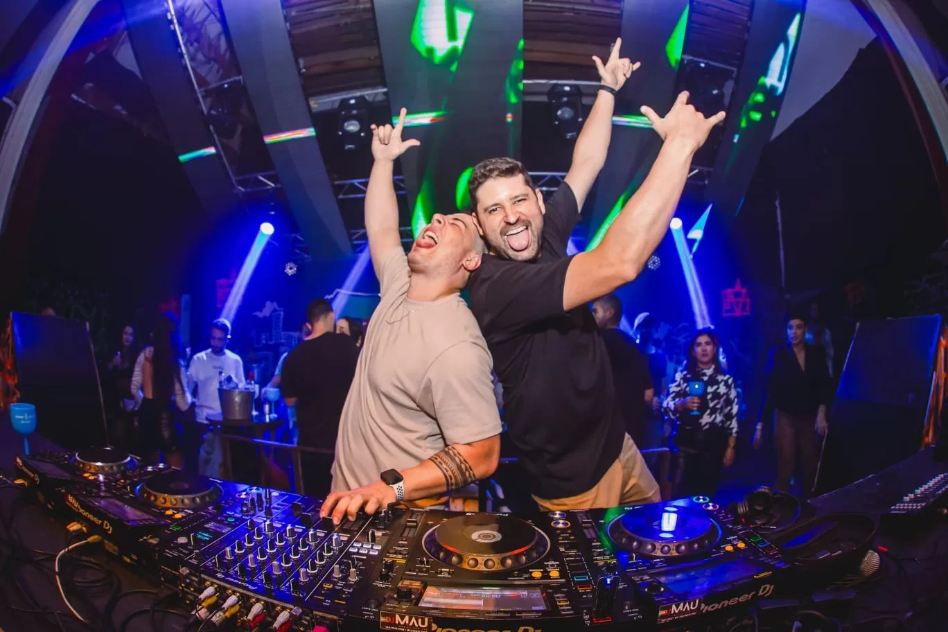 Festa Summer Eletro Hits chega a Petrópolis para uma noite de nostalgia