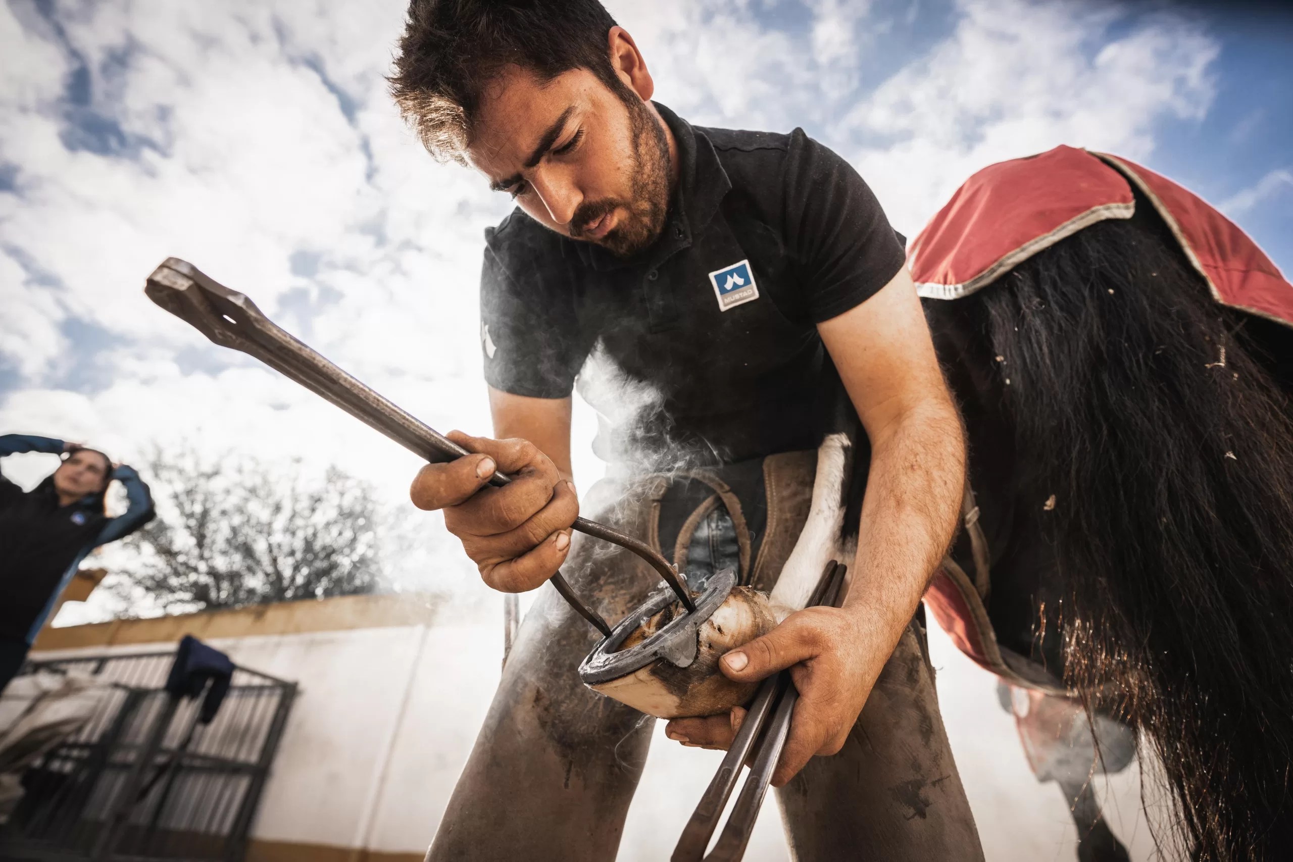Maior do mundo em produção de ferraduras, empresa petropolitana celebra 130 anos de tradição e inovação