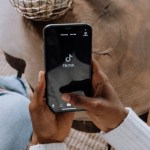 El Duelo Musical entre TikTok y Universal Music Group: ¿Fin de una Era Musical en la Plataforma?