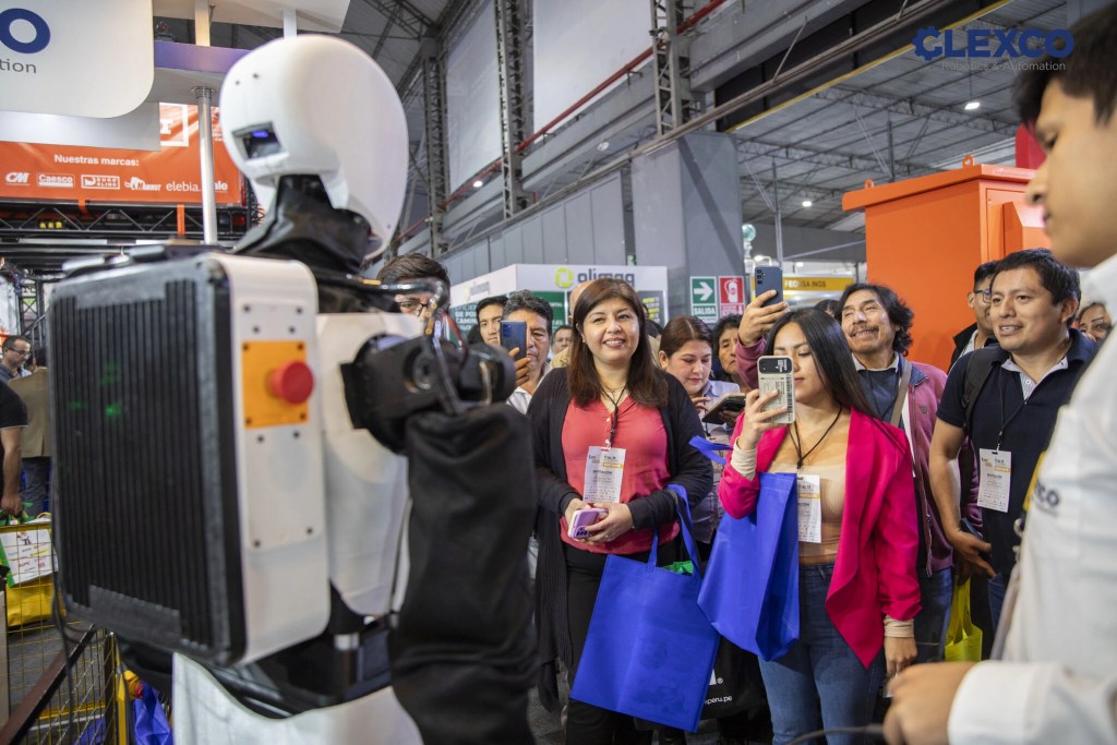 "Conoce a Xpertus: Robot 100 % peruano"