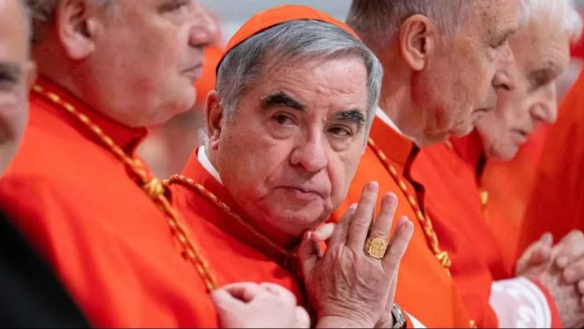 En un giro inesperado, el cardenal Angelo Becciu ha renunciado a participar en el cónclave que elegirá al próximo papa. Este anuncio llega tras la revelación de cartas firmadas por el papa Francisco, donde se solicita explícitamente su exclusión. Becciu, implicado en un escándalo financiero que lo llevó a una condena, había insistido en su derecho a participar. Sin embargo, finalmente cedió ante la voluntad del papa y las tensiones internas del Vaticano.