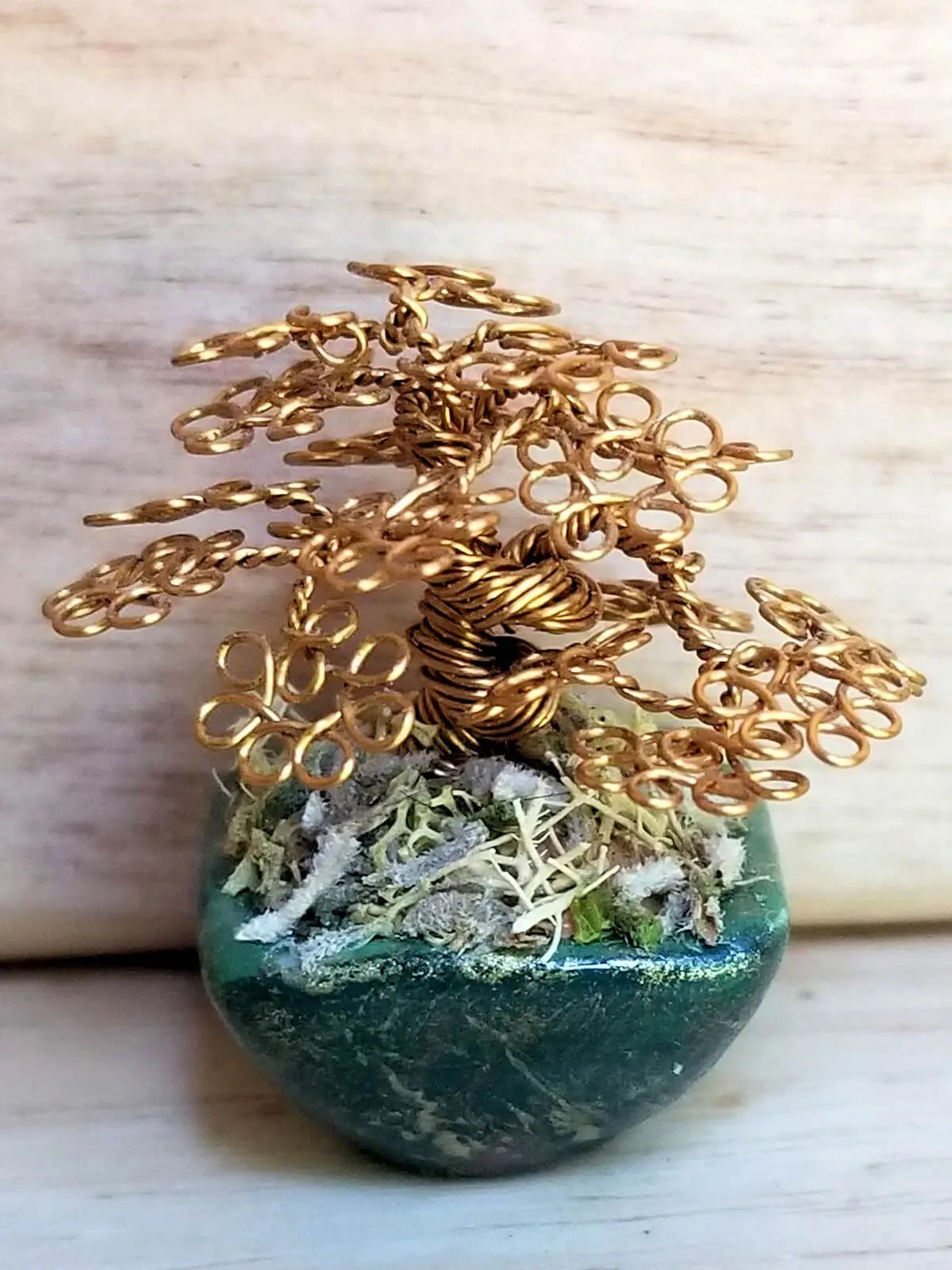 Micro Wire Bonsai Tree S10 - A Cottage in the Forest