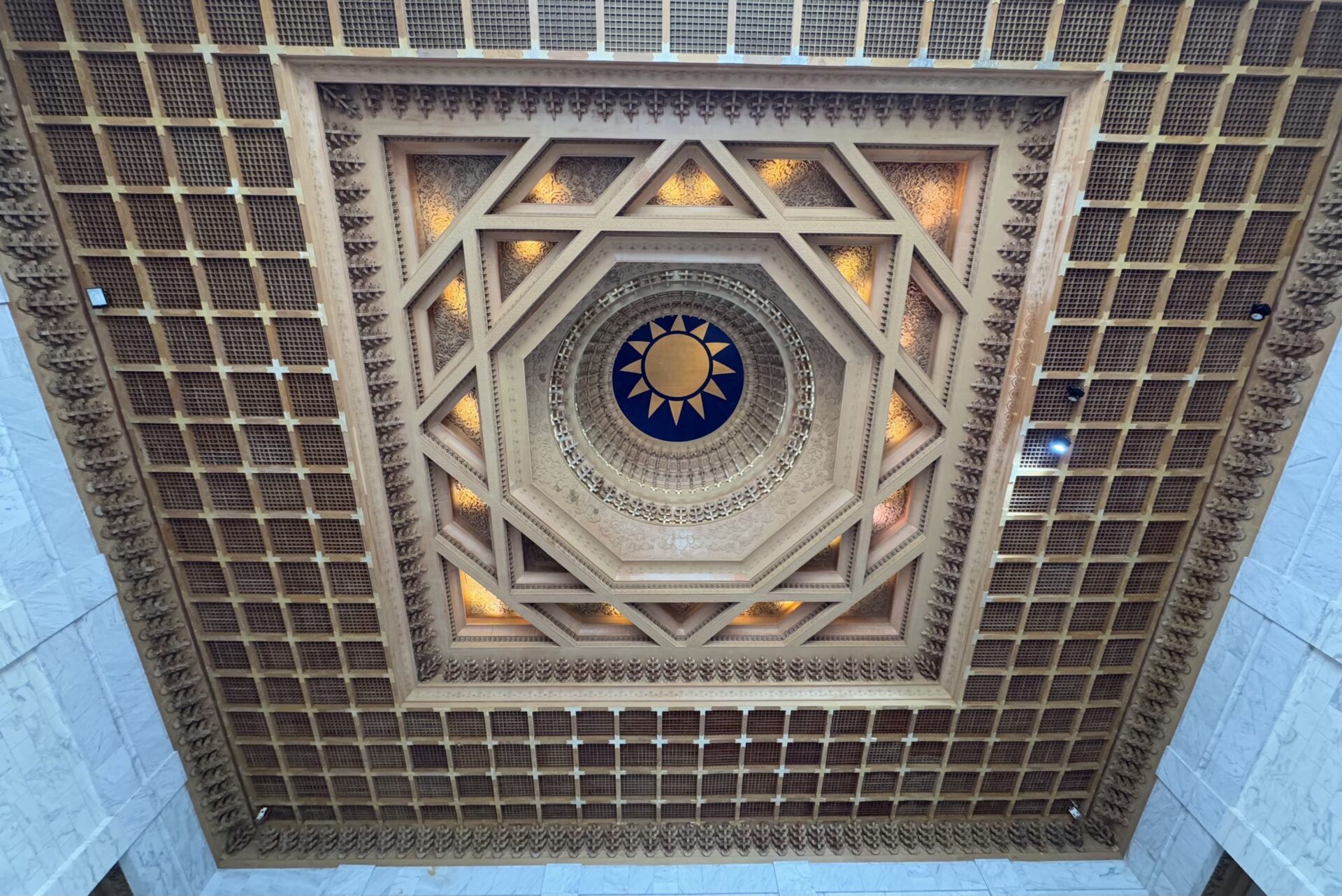中正紀念堂　大殿堂の天井