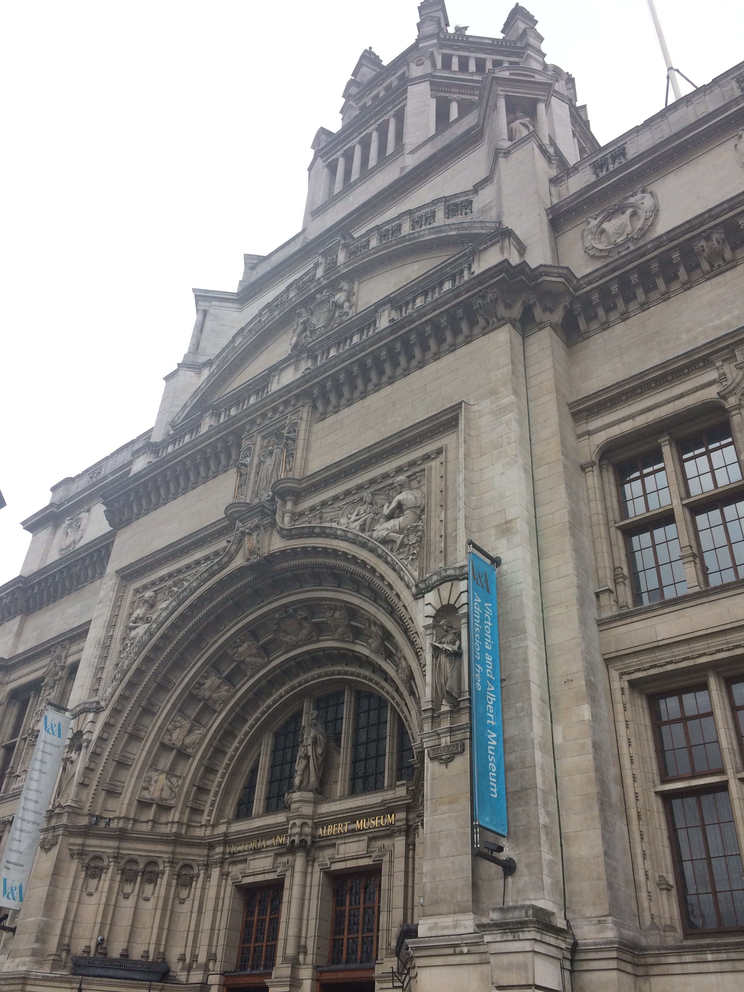 V&A