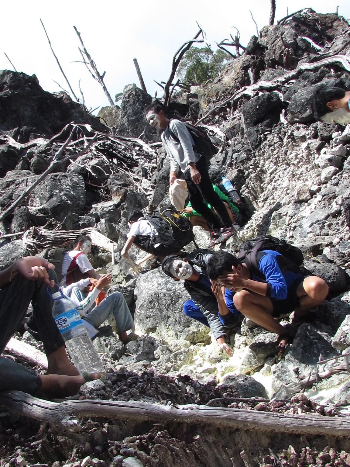 local students use the sulfurs as face-mask