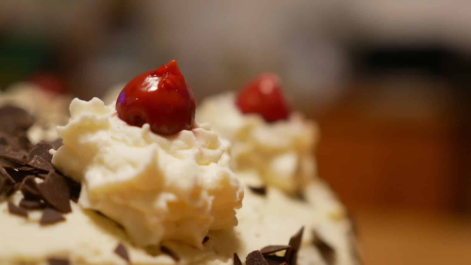 Cerise sur le gateau : Bleu, élégance et créativité. Bleu inspiration