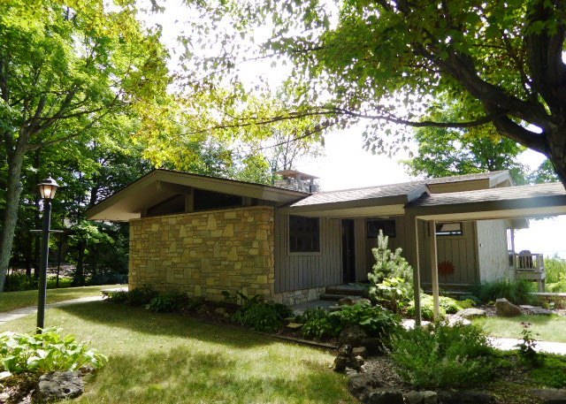 Sister Bay Mid-Modern