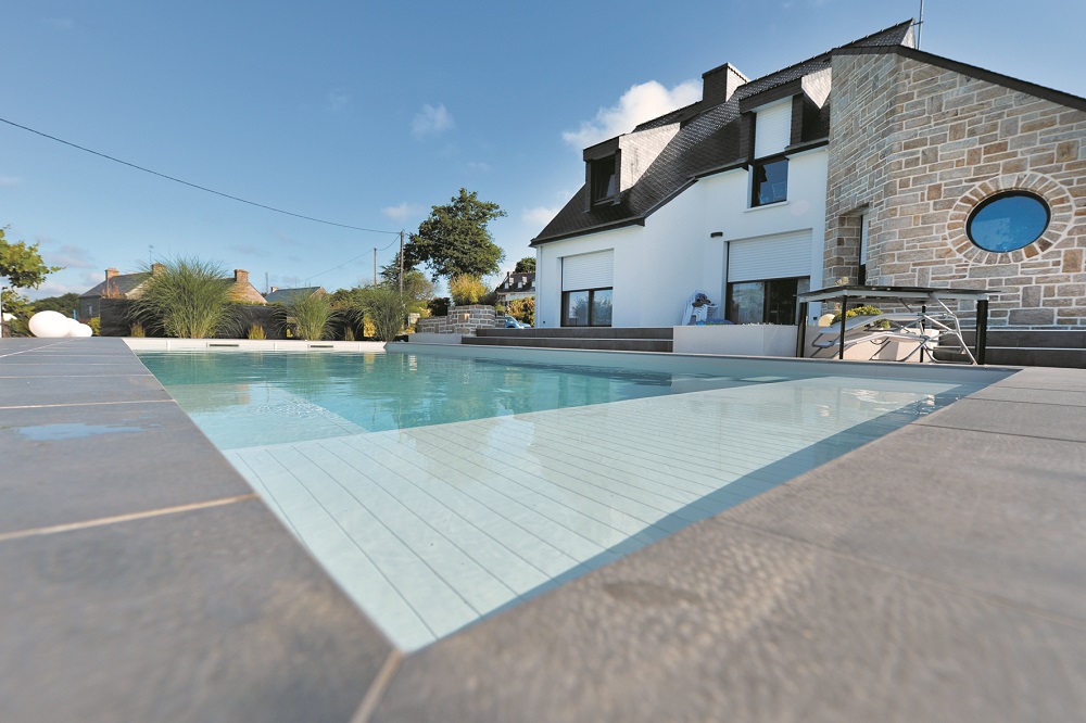 Volet De Piscine Chauffant En Polycarbonate Moteur Immerge