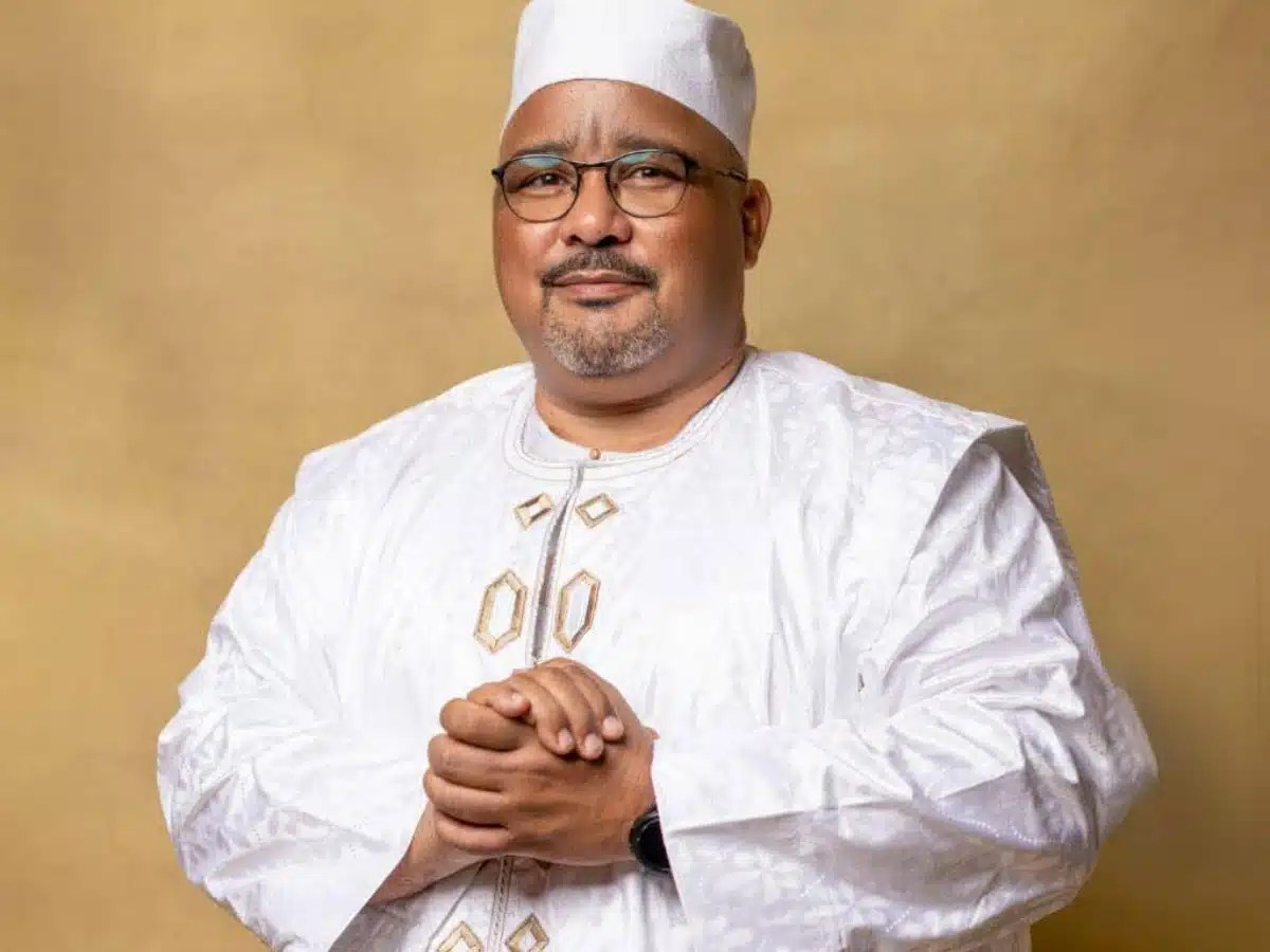 Джошуа Осих