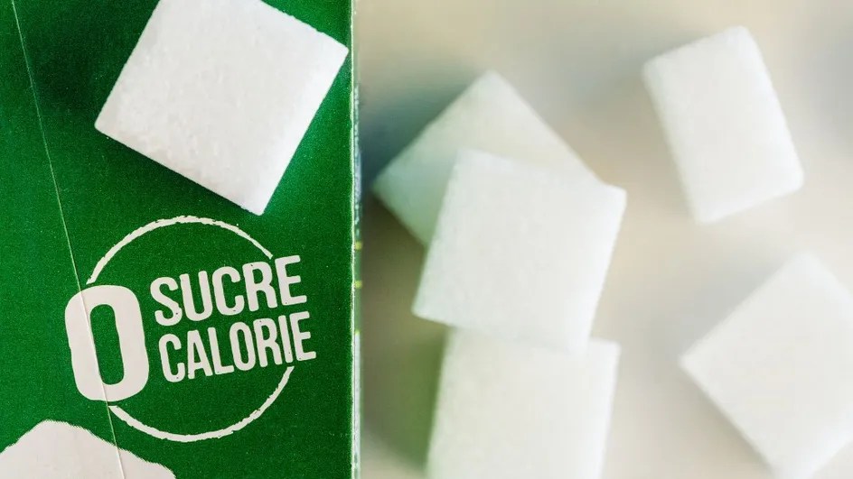 La consommation d’édulcorants associée à un risque plus élevé de cancer, selon une étude de l&rsquo;Inserm