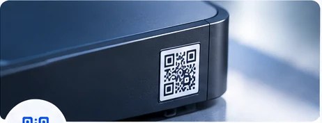Code QR apposé sur un équipement électronique