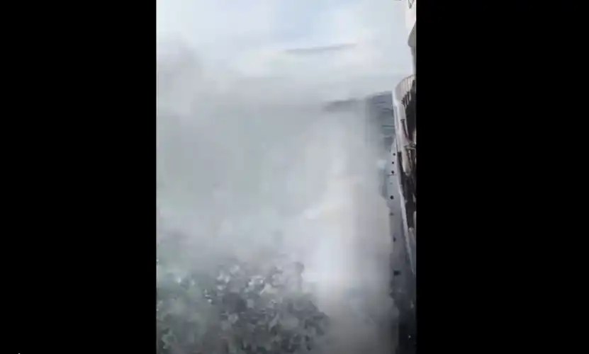 İstanbul’da Lodos Fırtınası Deniz Ulaşımını Vurdu: Seferler İptal Edildi!