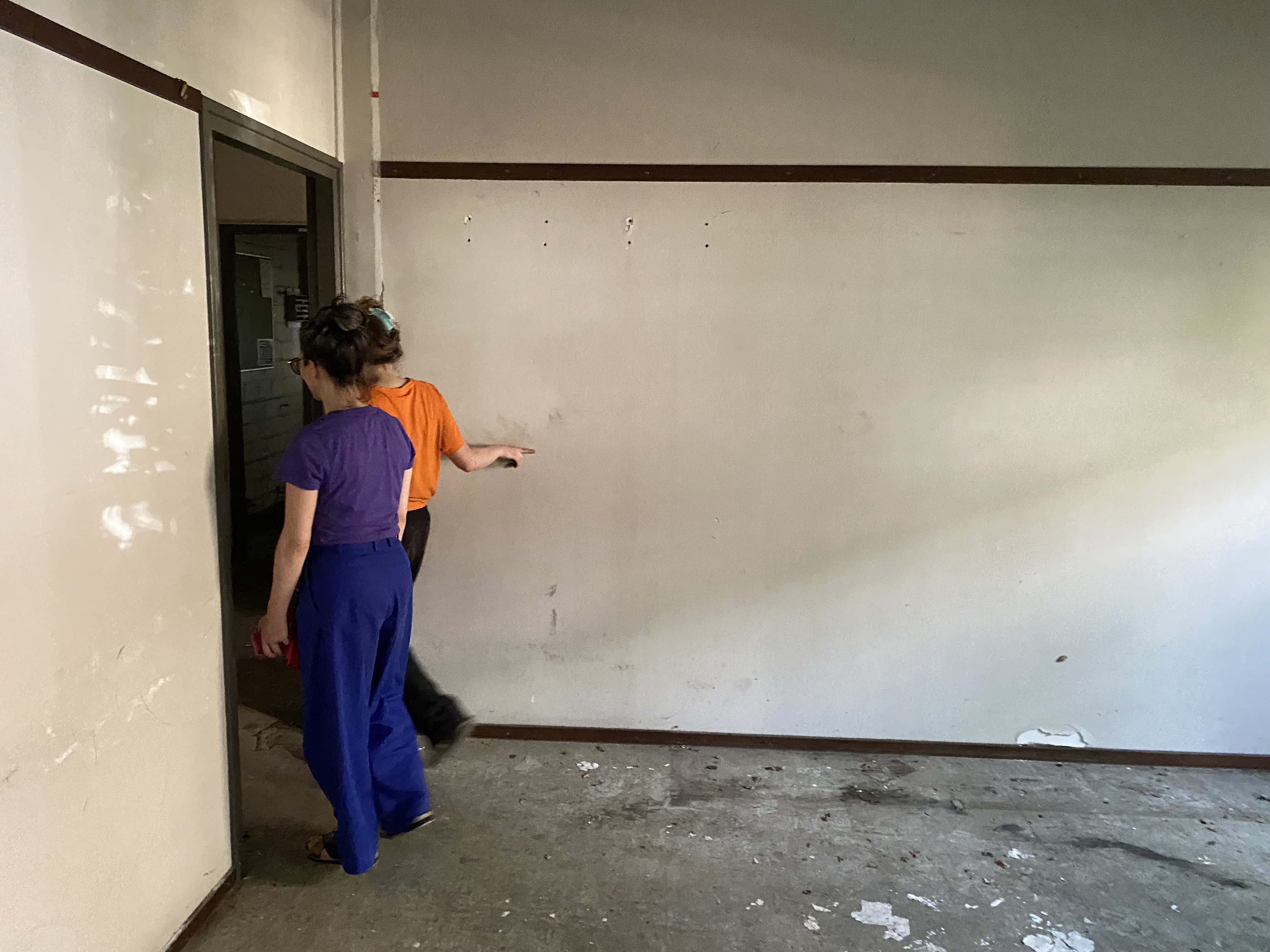 Artists Adam Moore and Lotte Van Gelder facilitating curating and performing with site with Destination Unknown 2023 artist Lola Schot © Adam Moore.