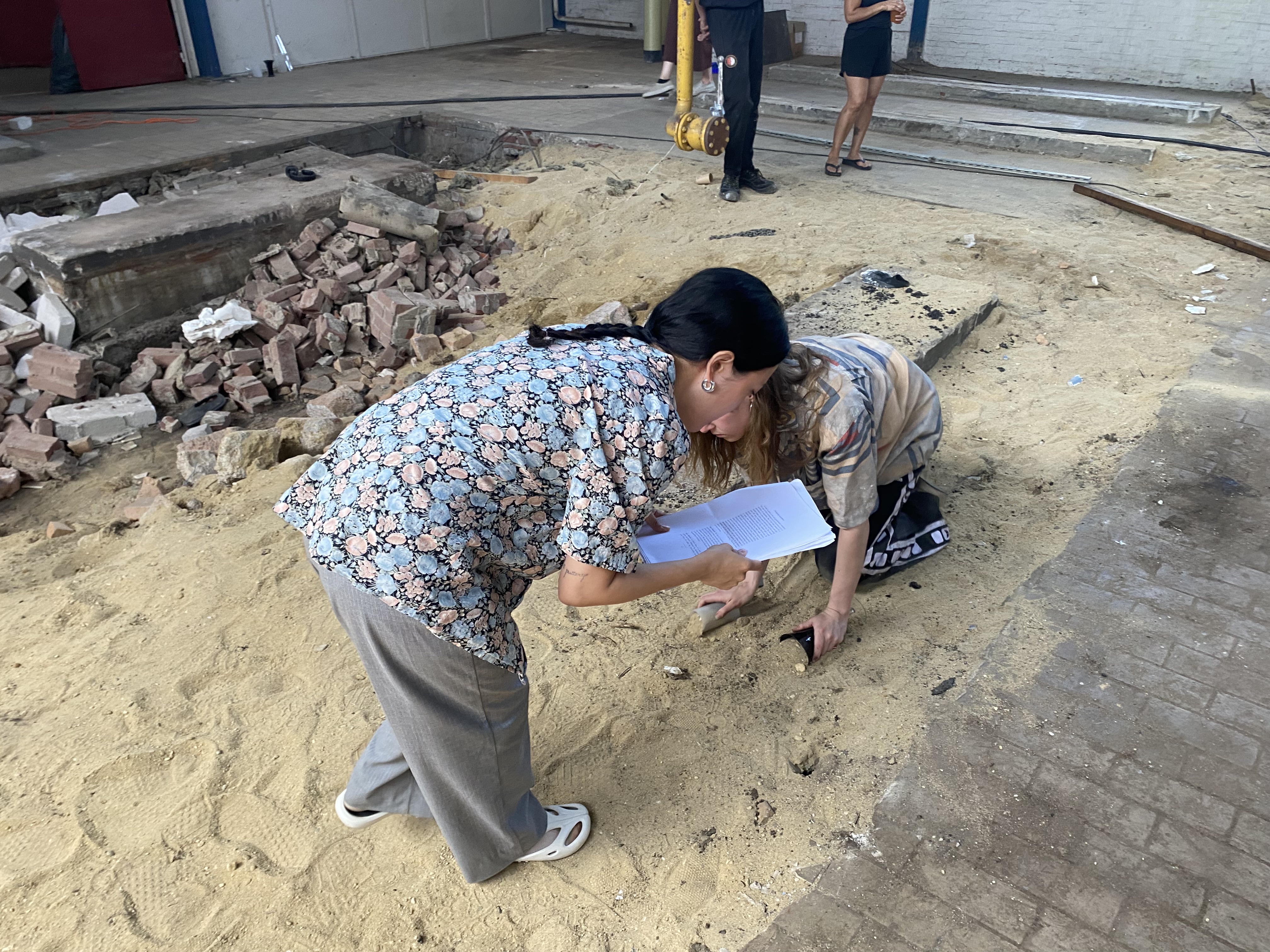 Artists Adam Moore and Lotte Van Gelder facilitating curating and performing with site and Destination Unknown 2023 artists Lola Schot and Yeonwoo Chang © Adam Moore.