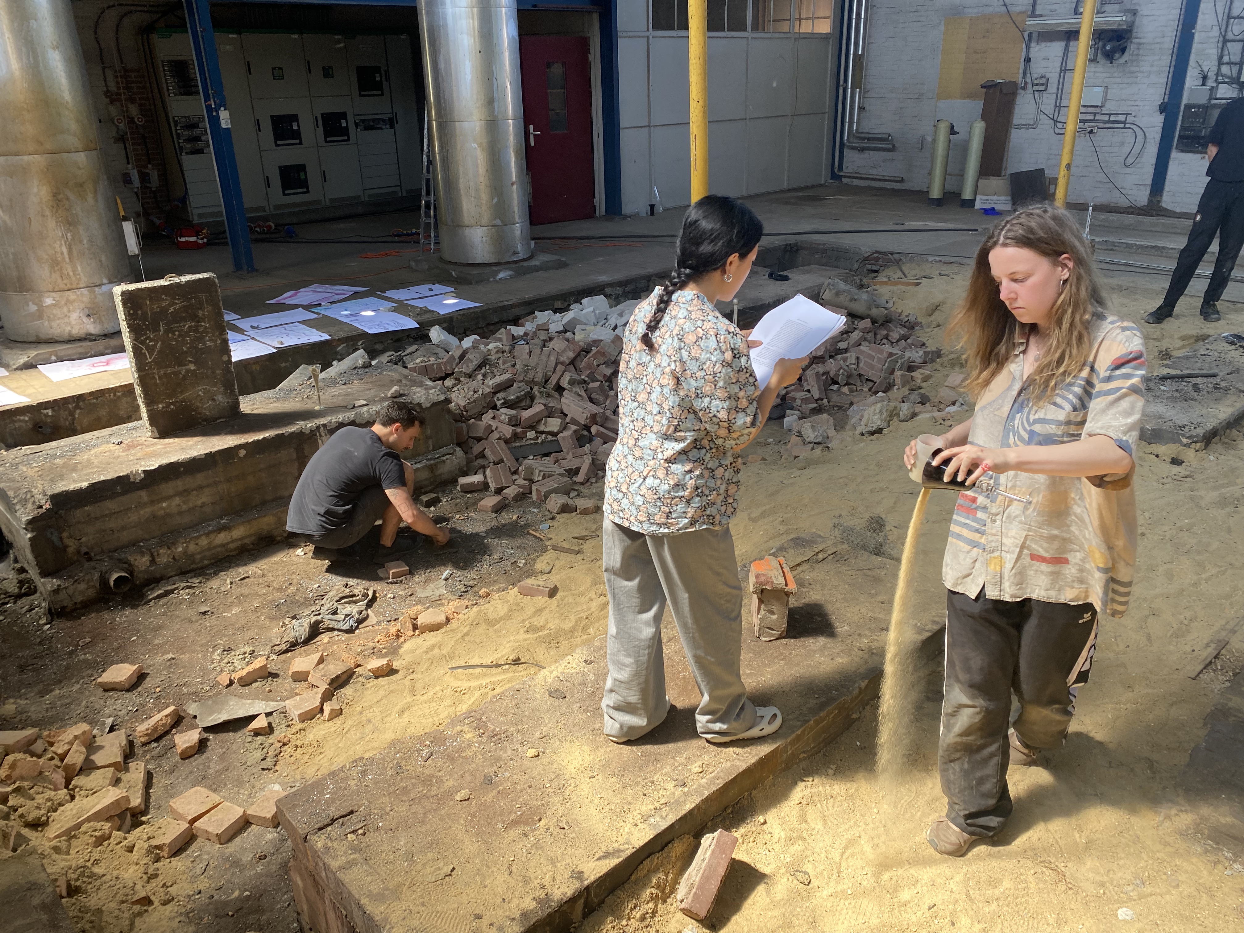 Artists Adam Moore and Lotte Van Gelder facilitating curating and performing with site and Destination Unknown 2023 artists Lola Schot and Yeonwoo Chang © Adam Moore.