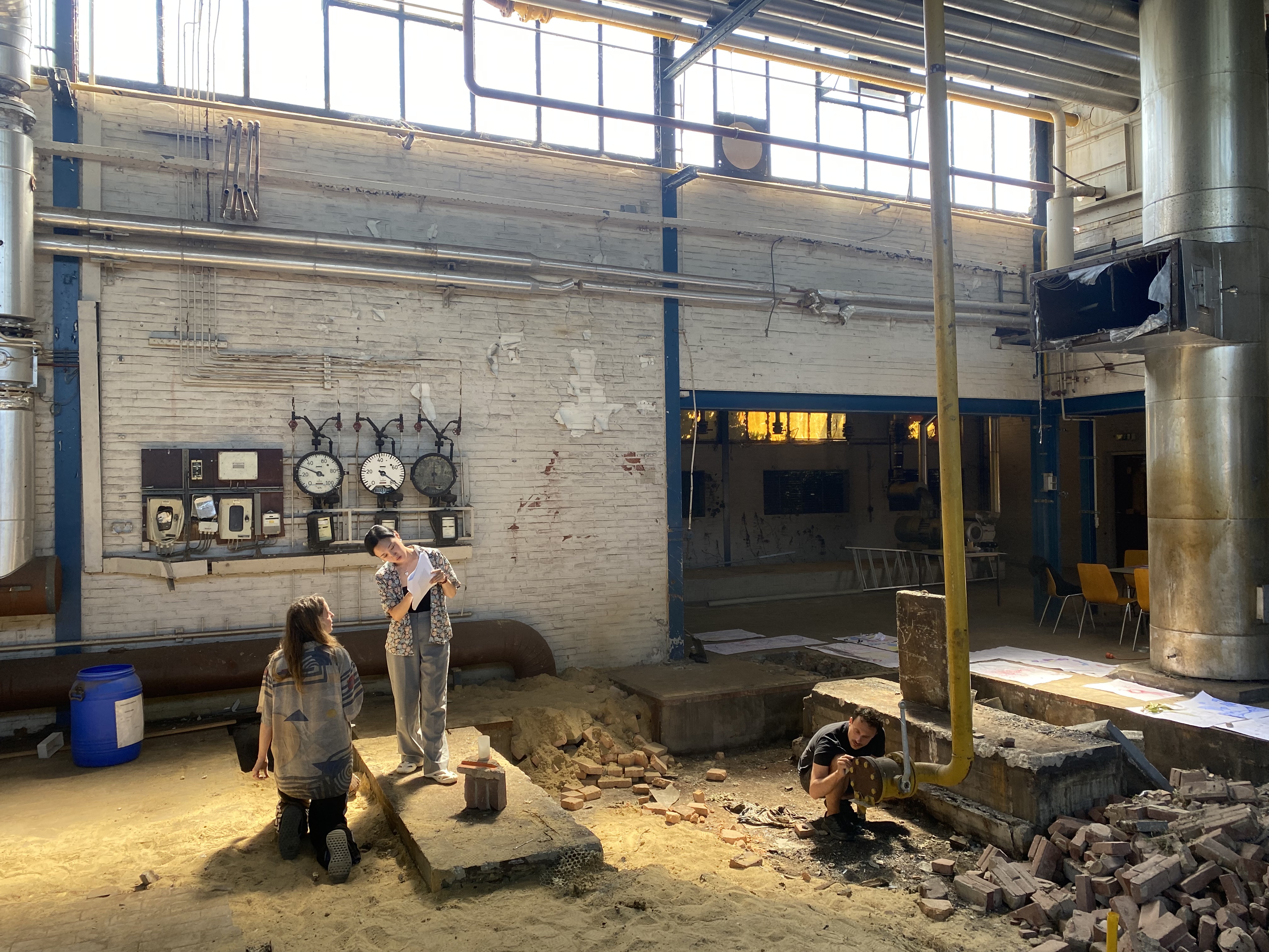 Artists Adam Moore and Lotte Van Gelder facilitating curating and performing with site and Destination Unknown 2023 artists Lola Schot and Yeonwoo Chang © Adam Moore.
