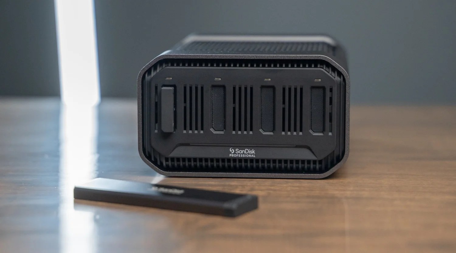 san disk pro blade station dock for NVME ssd