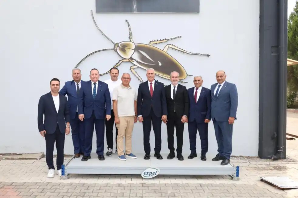 Olgun Amcaoğlu Adana’nın Öncü Kuruluşu Expel’i Ziyaret Etti