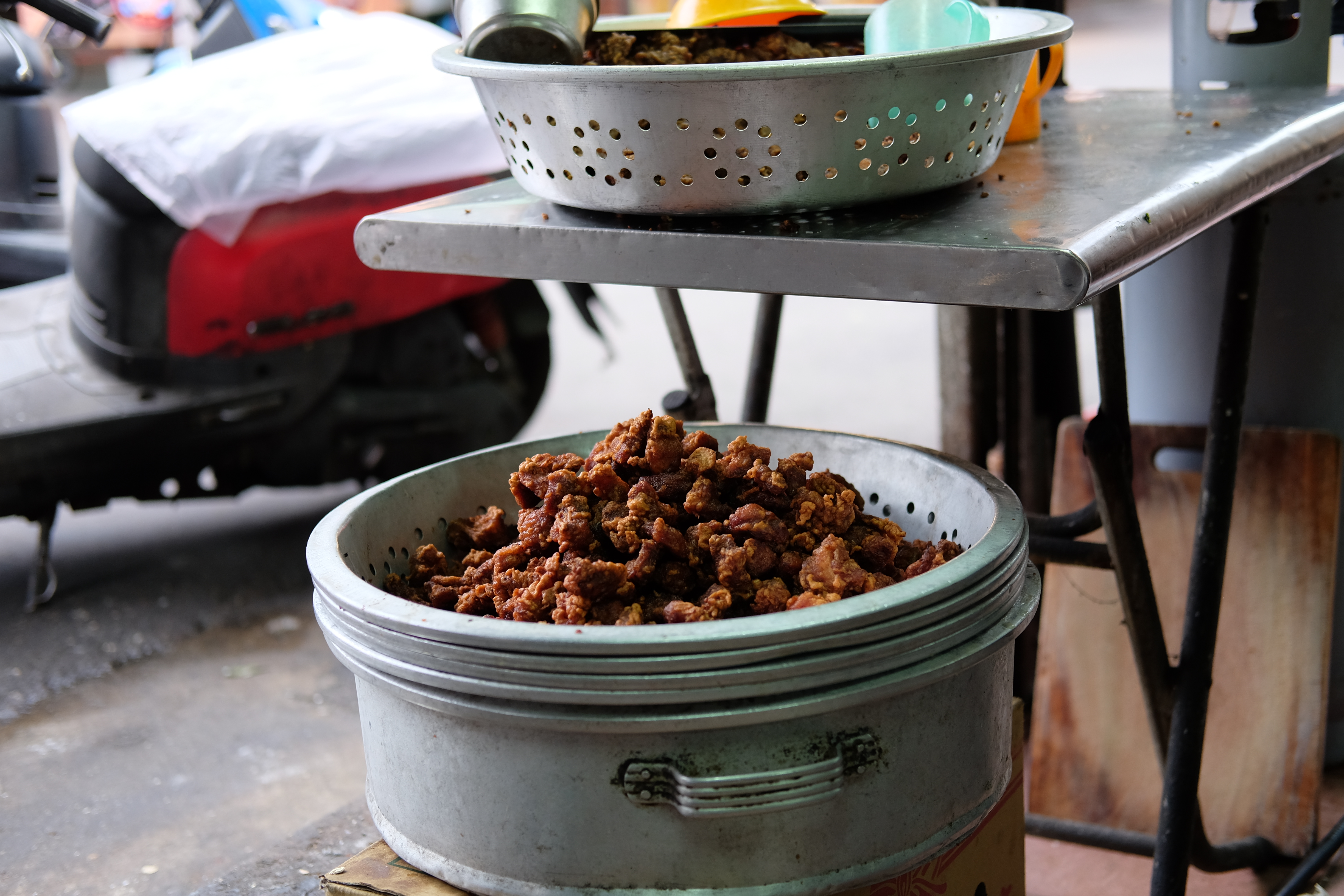 หมูทอดกองมหึมา / Beitou, Taipei, Taiwan