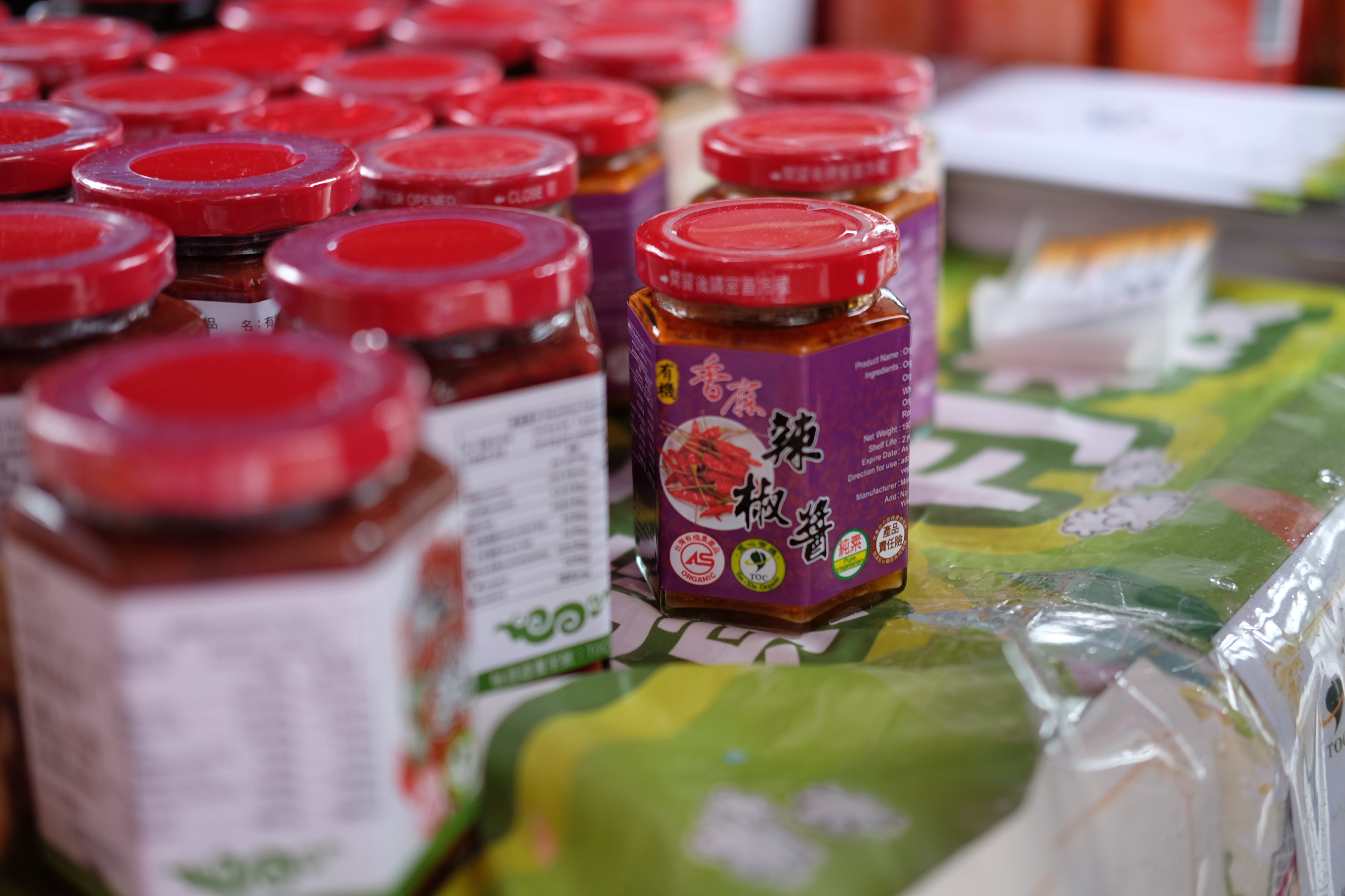 ร้านลุงมีซอสหลายอย่างมาก น่าอร่อยทั้งนั้น