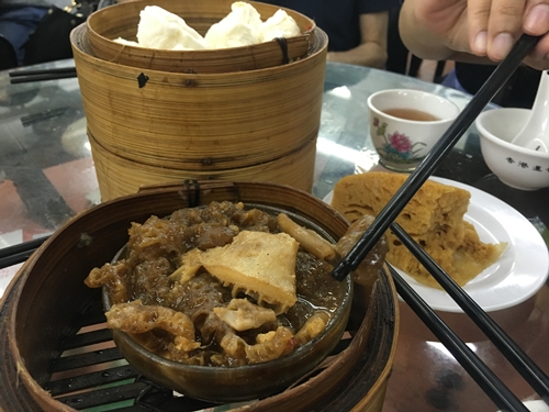 อันนี้อร่อยมาก เป็นกะเพาะปลาปบอมหรือไงไม่รู้