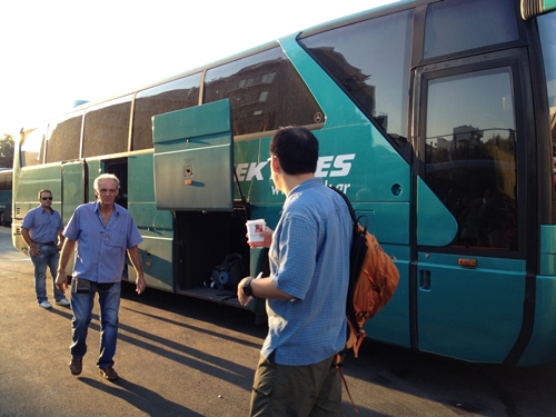 รถบัสที่จะพาเราไปสู่ความงดงามตามธรรมชาติ (เหรอ!)