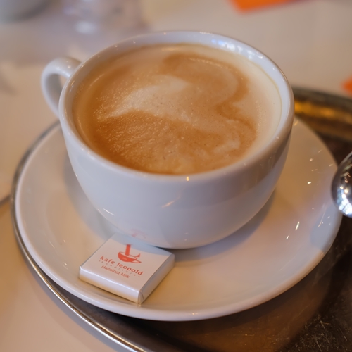 กาแฟลาเต้ จิกกระชากวิญญานที่ง่วงงุนให้ตื่นขึ้นมาได้ (ในแก้วที่ 2)