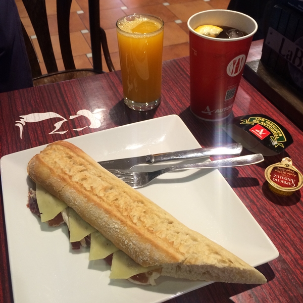 สถานีรถไฟในมาดริด