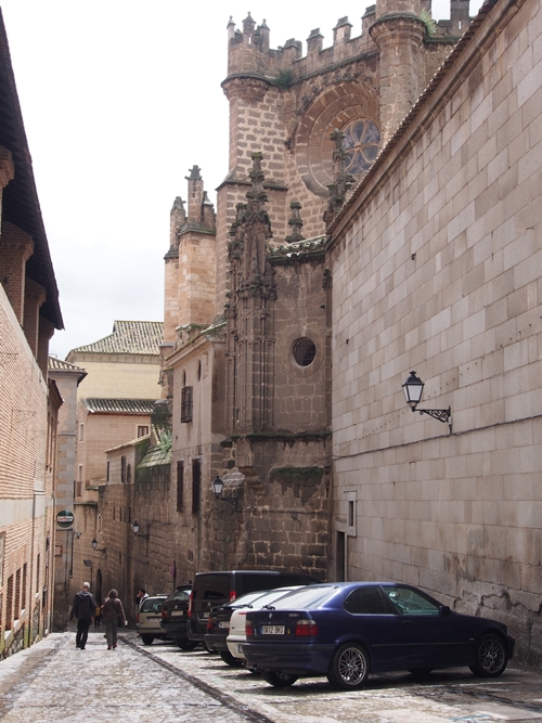 ตรอกซอกซอยเล็กๆ มีให้เห็นเยอะแยะไปใน Toledo, Spain