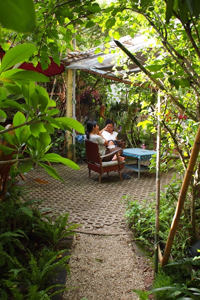 J: Weung Malai (เวิ้งมาลัย)