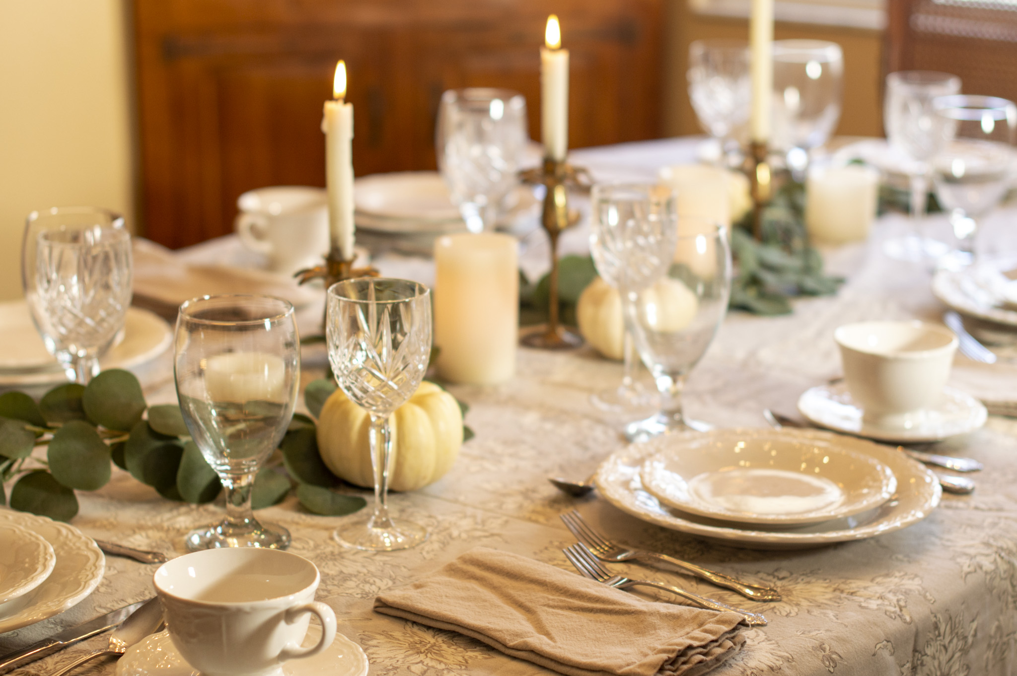 Simple Thanksgiving Table Settings