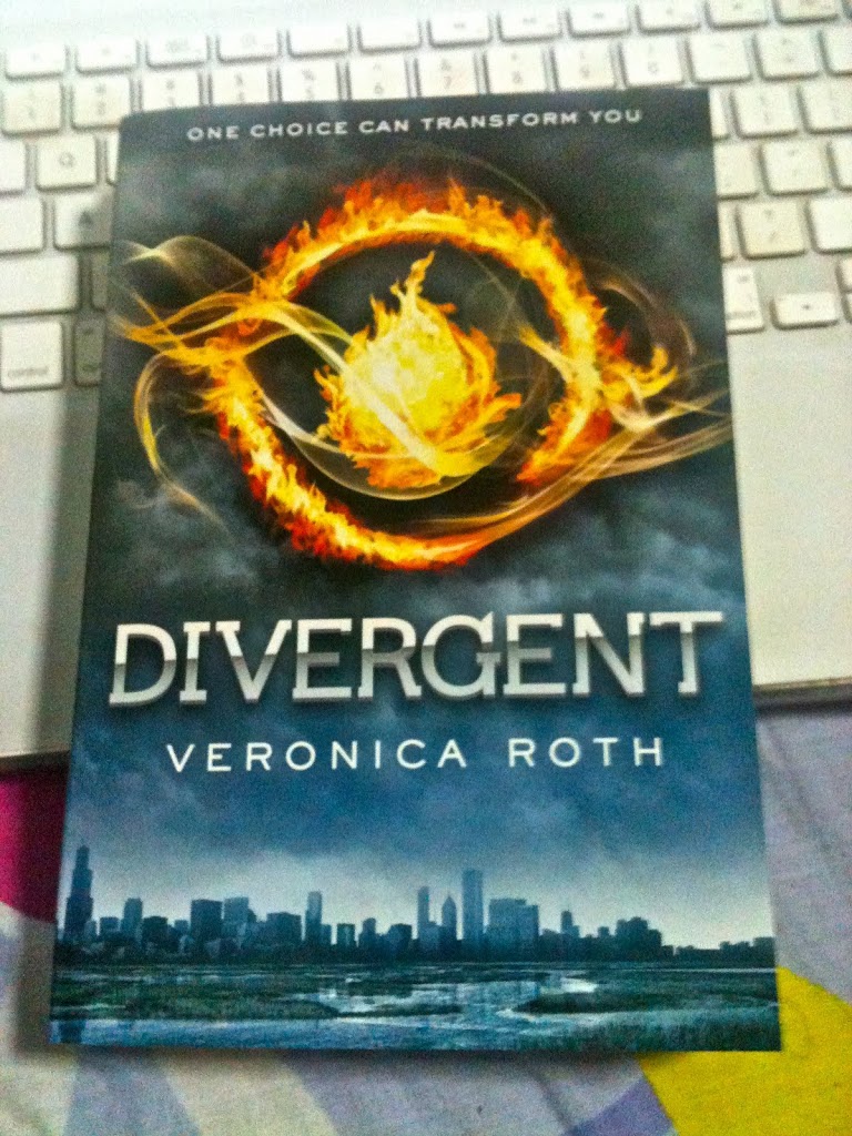 Divergent by Veronica Roth (Book Review)