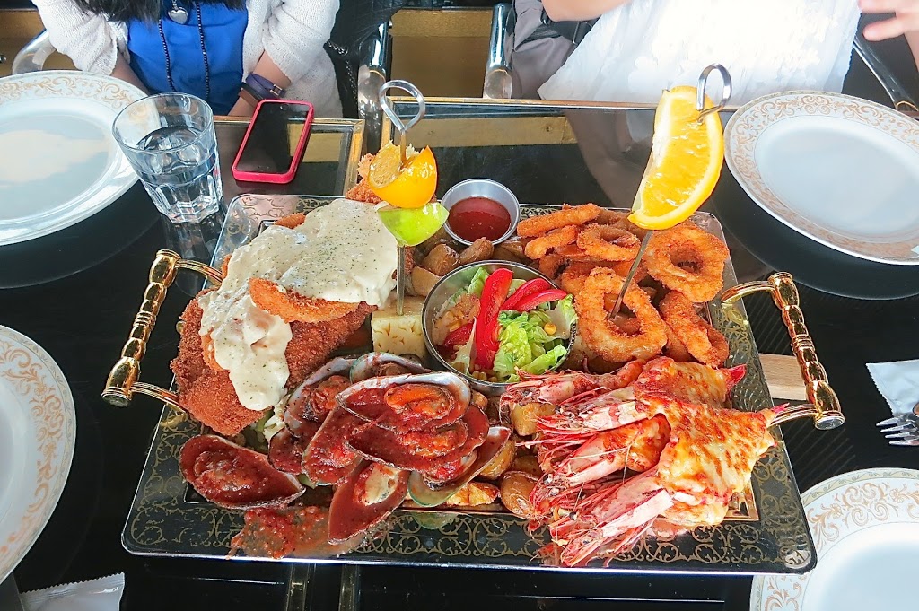 The King Louis @ Vivo City {Foodee}