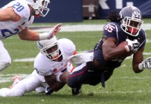 TURNOVERS COST HUSKIES A SHOT AT AN UPSET