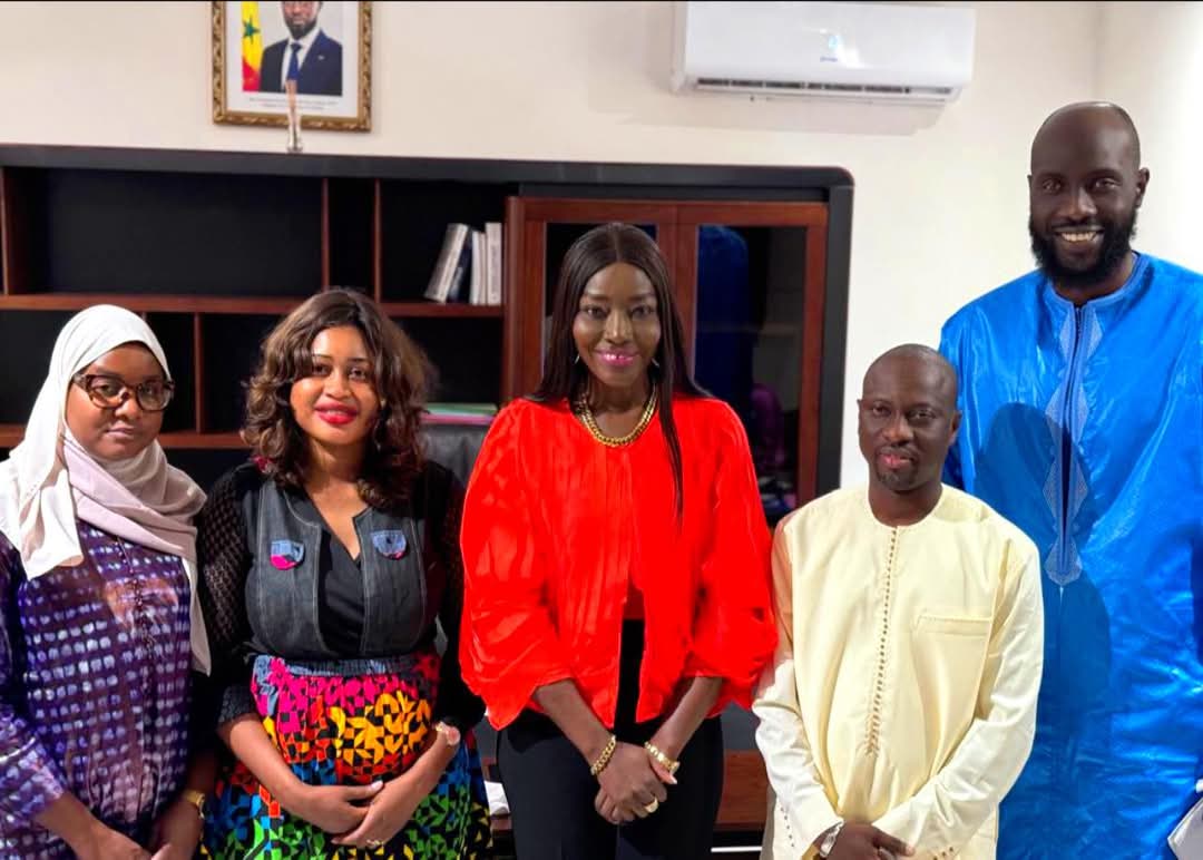 Le Directeur général reçoit l’artiste Coumba Gawlo Seck