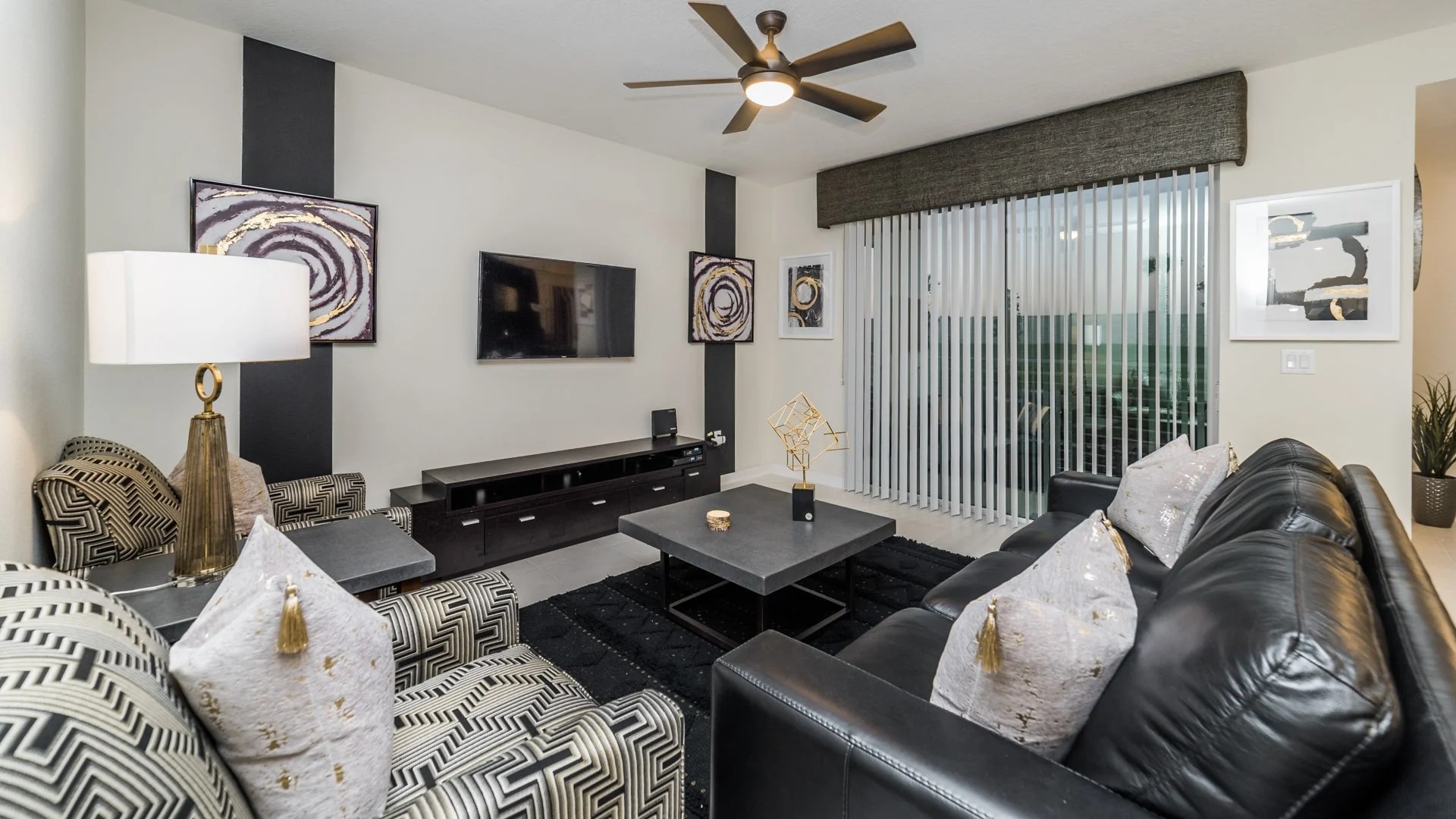 CONDO ROBERT 2