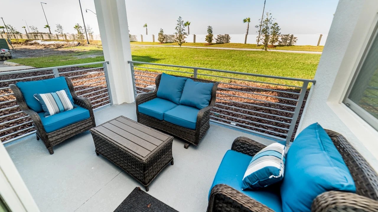 CONDO ROBERT 3