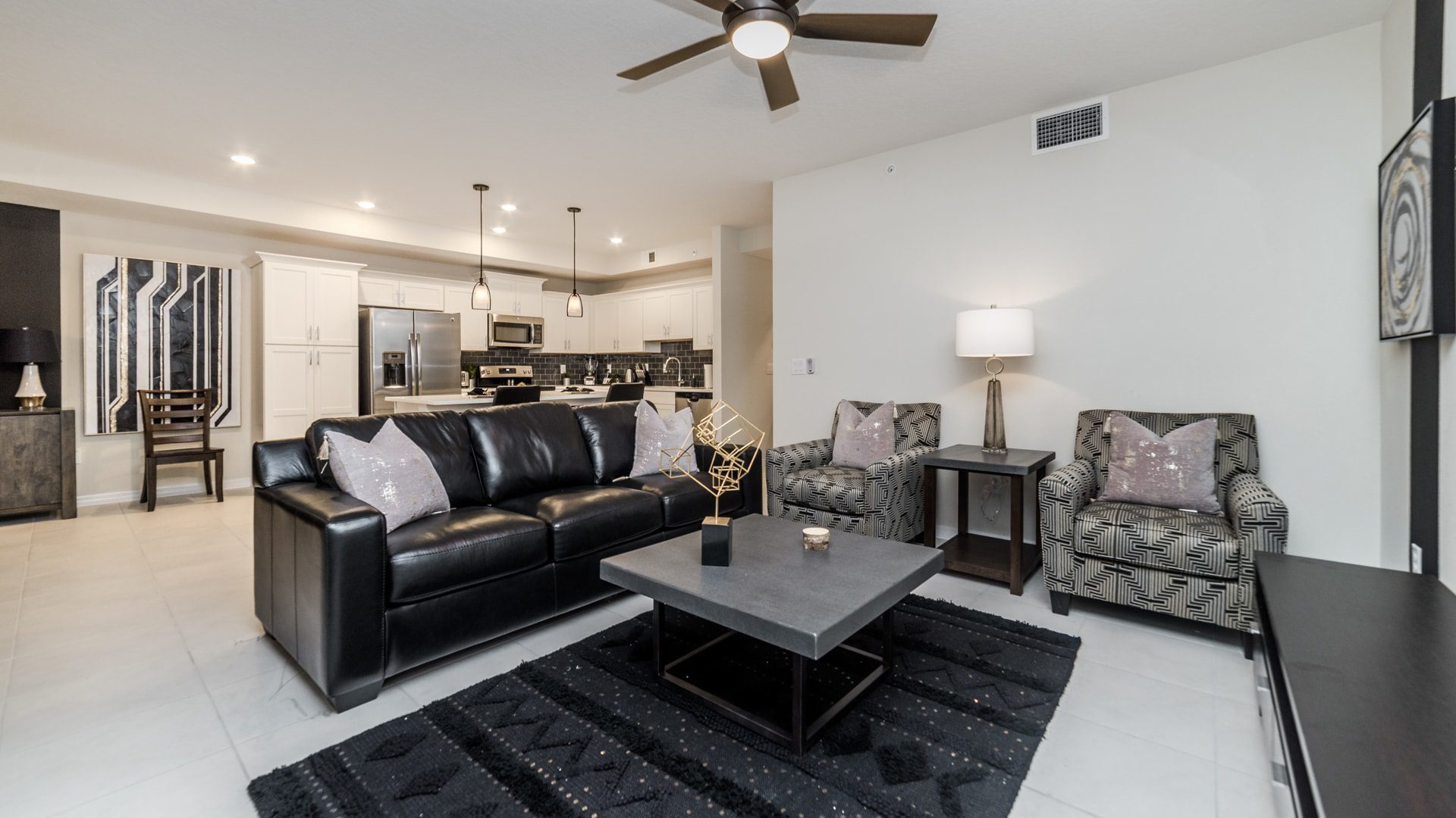 CONDO ROBERT 4