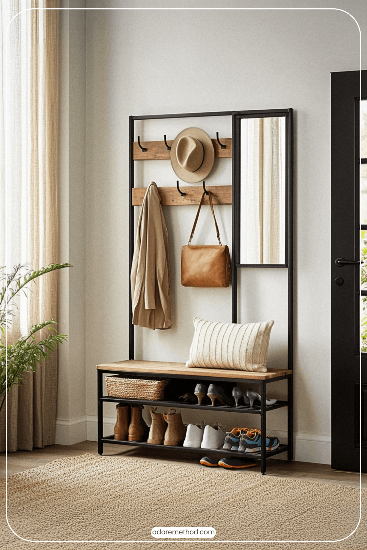 Meuble d’entrée style industriel noir et bois avec miroir vertical, crochets muraux, assise confortable et étagères pour chaussures. Meuble multifonction pratique à petit prix.