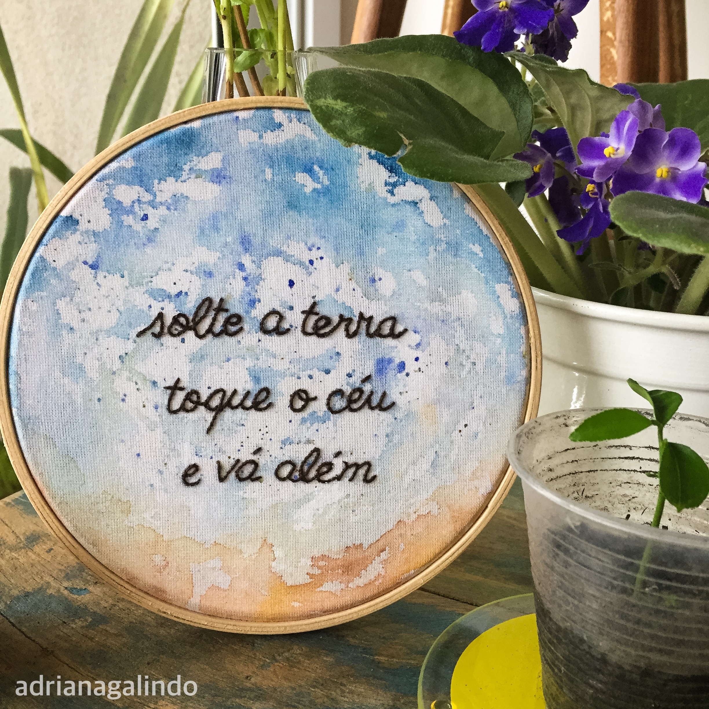 Bordado aquarelado, aro 14cm, disponível/available