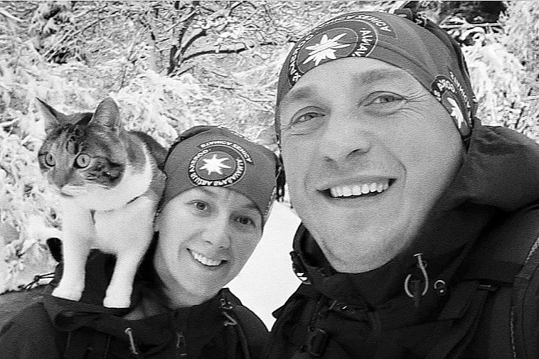 Do posljednjeg daha uz svoje ljude: Na Elbrusu pronađena i Macika, planinarska mačka koja je osvojila vrhove svijeta