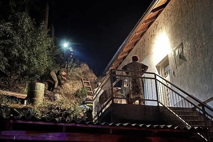 Požar sve bliže ljudima i kućama: Konjic hitno traži kanadere i helikoptere