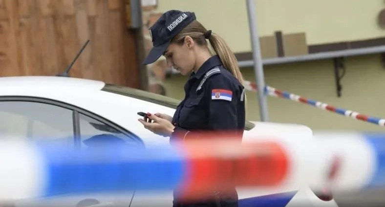 Jezivo vršnjačko nasilje u Beogradu: Pretukle djevojku, pa joj makazama odsjekle kosu