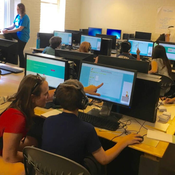 Talk To Us Advanced Learning Technologies - Professional Abstract Background - Ultra HD