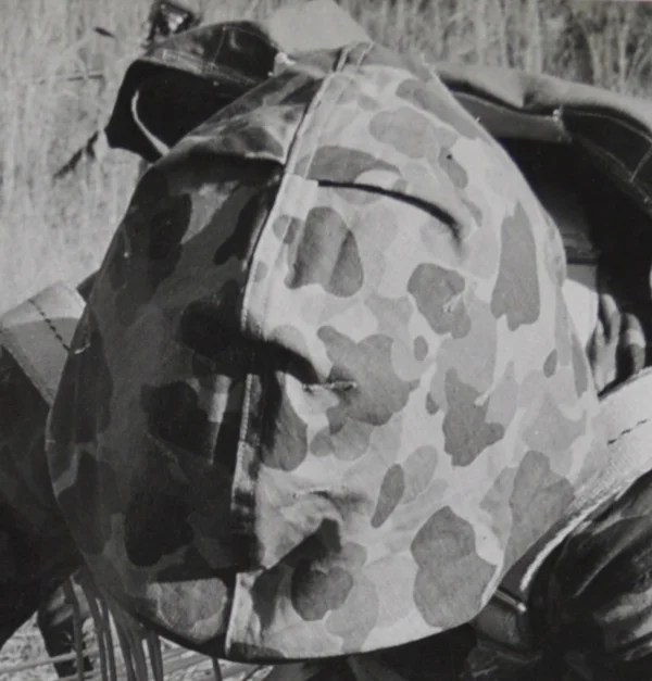 WW2米海兵隊ヘルメットカバーとその他装備について