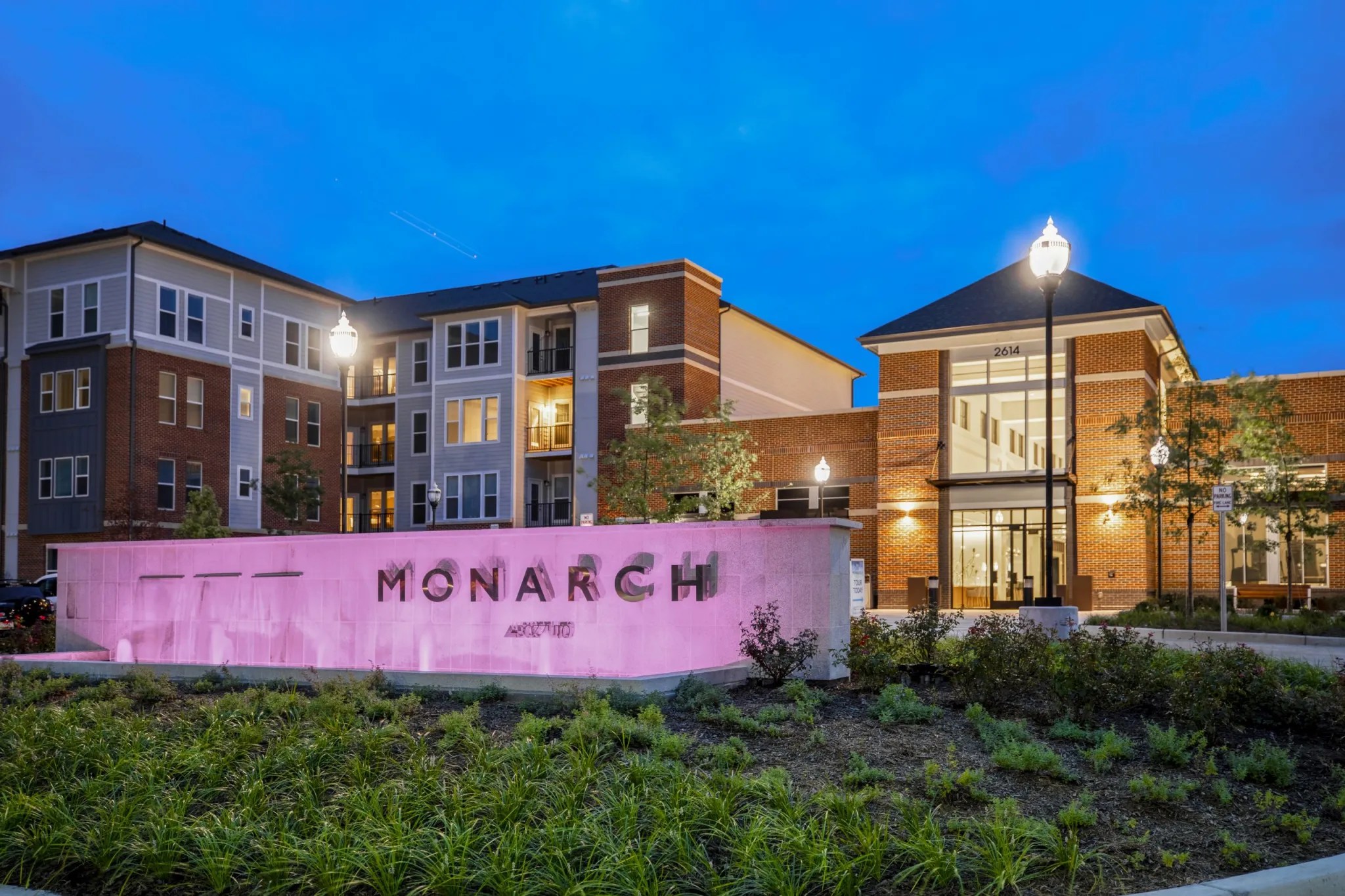 1_Monarch_SignNight_65-scaled.jpg