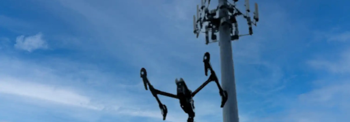 Inspeções com Imagens Aéreas Inspeção em torre de Telecom