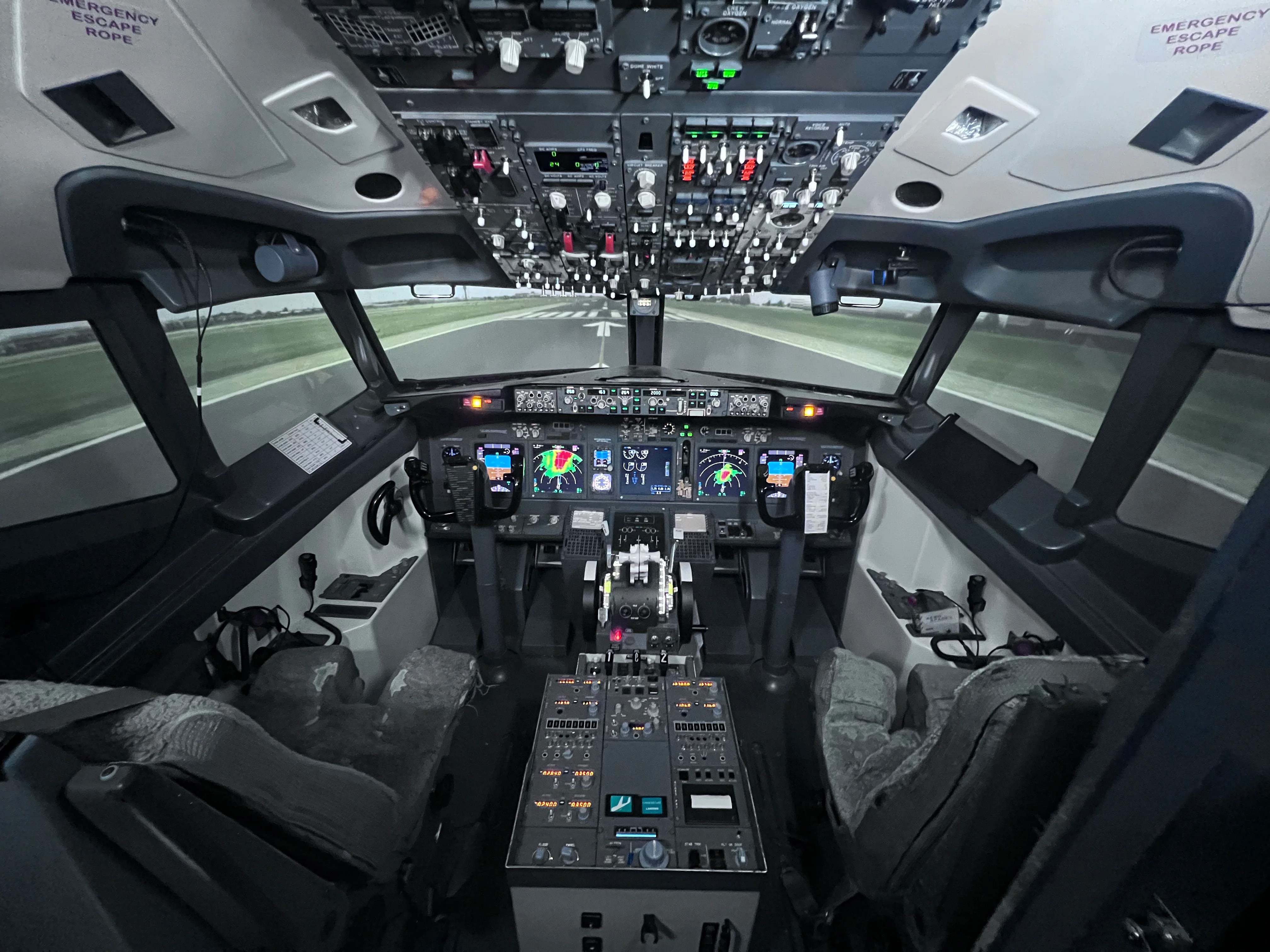 Flight Simulator Experiences Airline Experience - Elegant 8K Nature Backgrounds | Free Download